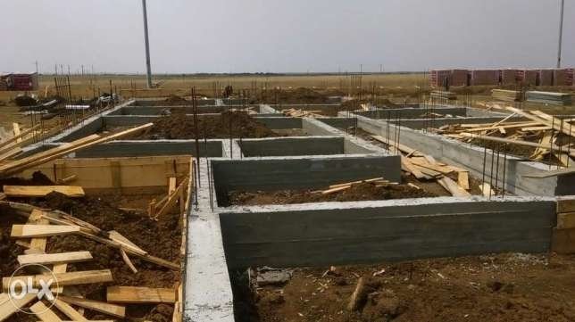 Case la rosu, materiale + manopera,